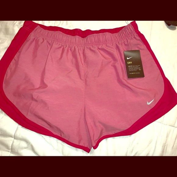Nike Pants - Nike tempo running shorts